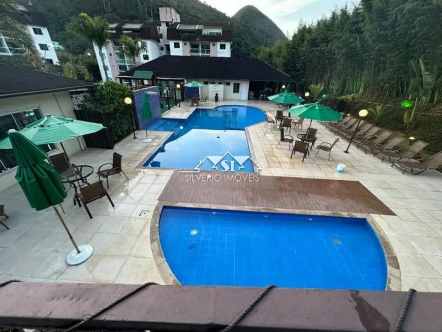 Foto 1 de Apartamento com 2 Quartos à venda, 70m² em Samambaia, Petrópolis