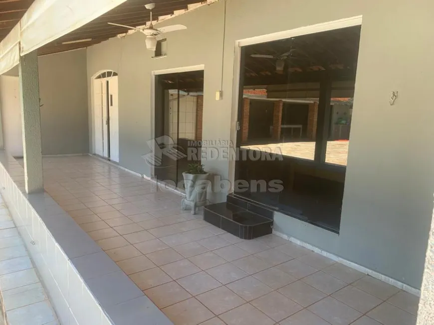 Foto 1 de Fazenda/Sítio com 4 Quartos à venda, 320m² em Rural, Uchoa