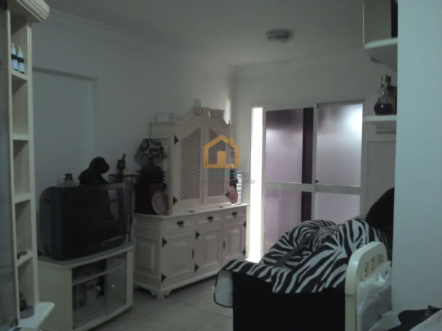 Foto 1 de Apartamento com 3 Quartos para alugar, 77m² em Gonzaga, Santos