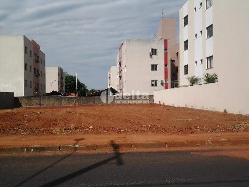 Foto 1 de para alugar, 660m² em Lagoinha, Uberlândia