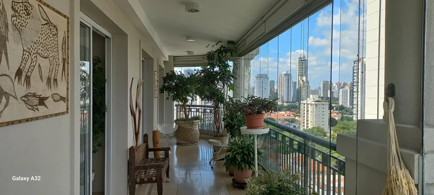 Foto 1 de Apartamento com 2 Quartos para alugar, 238m² em Brooklin, São Paulo