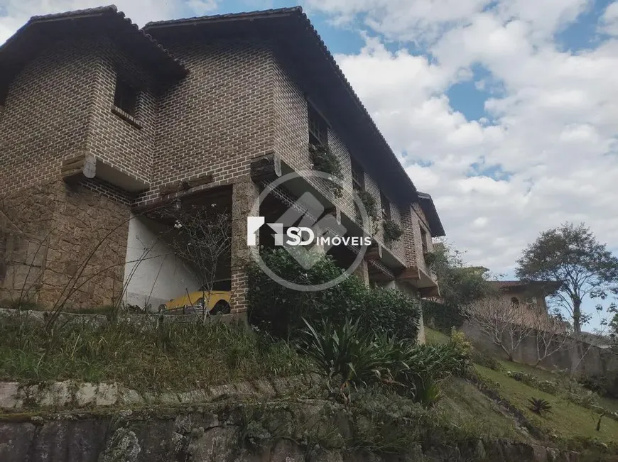 Foto 1 de Casa com 3 Quartos à venda, 390m² em Parque do Imbuí, Teresópolis