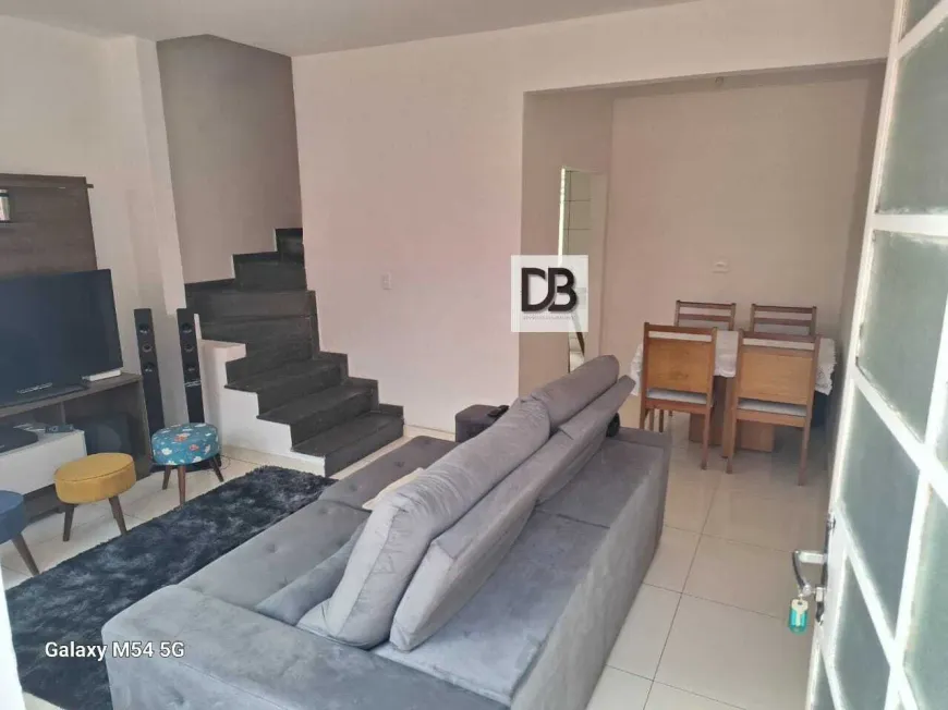 Foto 1 de Casa com 3 Quartos à venda, 75m² em Santa Mônica, Belo Horizonte