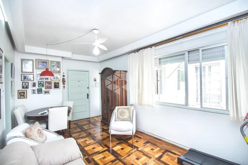 Foto 1 de Apartamento com 2 Quartos à venda, 68m² em São João, Porto Alegre