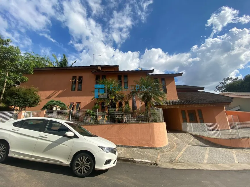 Foto 1 de Casa de Condomínio com 5 Quartos à venda, 450m² em Arujá Country Club, Arujá