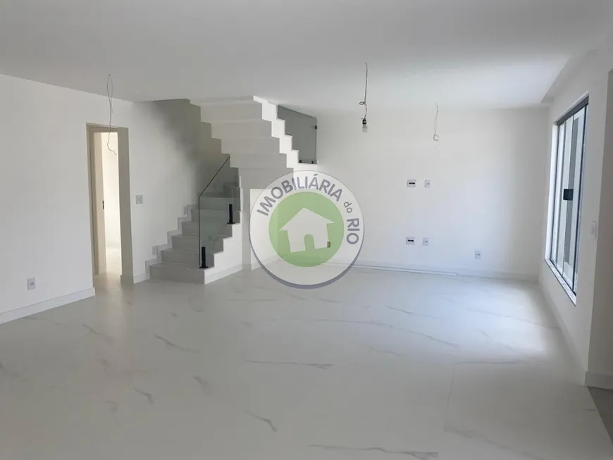 Foto 1 de Casa de Condomínio com 4 Quartos à venda, 192m² em Vargem Grande, Rio de Janeiro