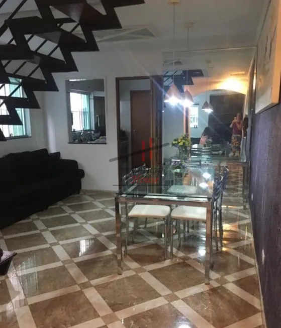 Foto 1 de Sobrado com 3 Quartos à venda, 240m² em Jardim Têxtil, São Paulo