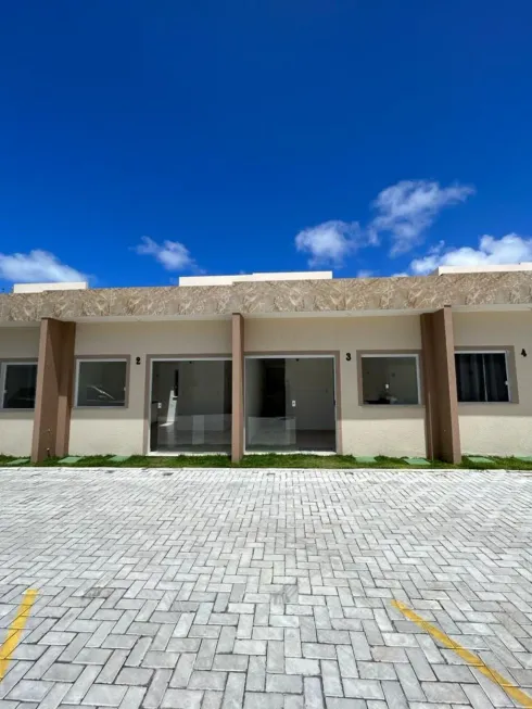 Foto 1 de Casa de Condomínio com 2 Quartos à venda, 45m² em Buraquinho, Lauro de Freitas