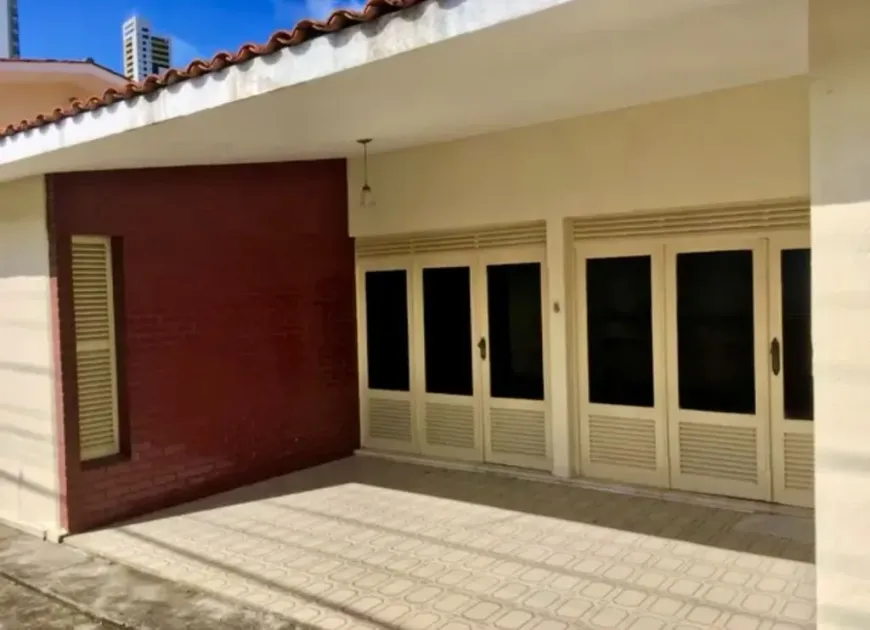 Foto 1 de Casa com 5 Quartos à venda, 410m² em Miramar, João Pessoa