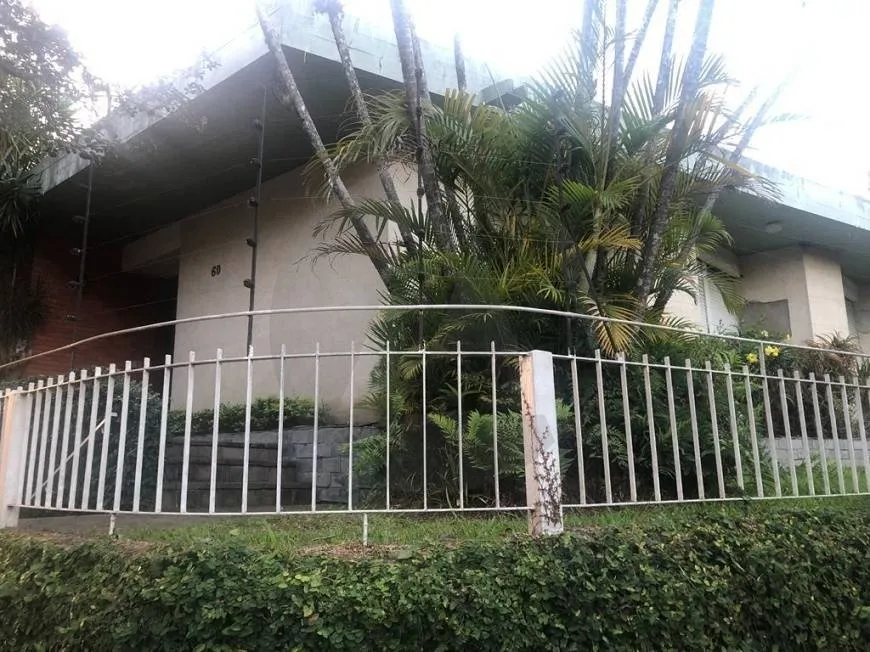 Foto 1 de Casa com 3 Quartos à venda, 279m² em Três Figueiras, Porto Alegre