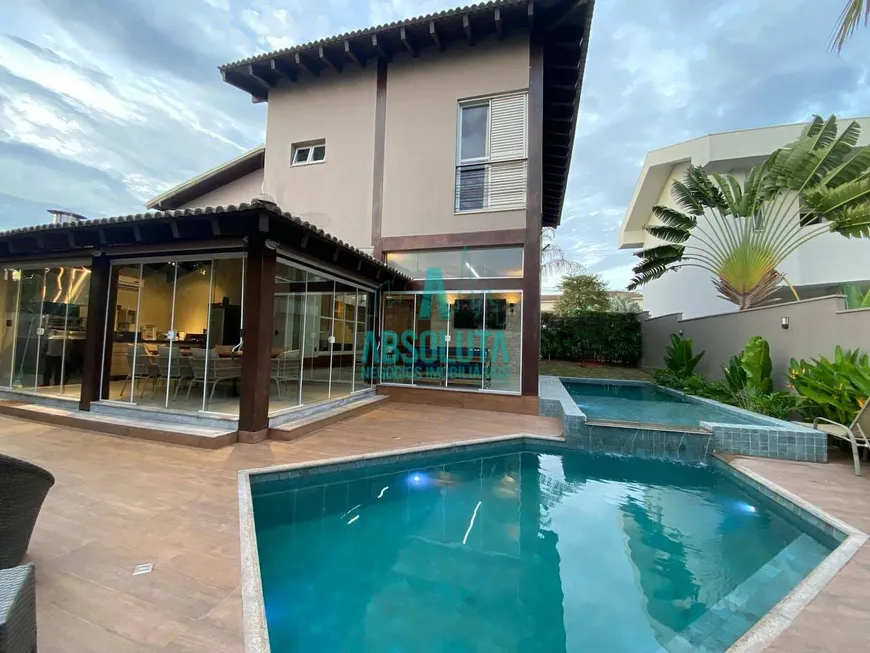 Foto 1 de Casa de Condomínio com 4 Quartos à venda, 695m² em Condomínio Florais Cuiabá Residencial, Cuiabá