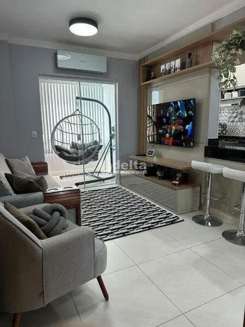 Foto 1 de Apartamento com 3 Quartos à venda, 89m² em Presidente Roosevelt, Uberlândia