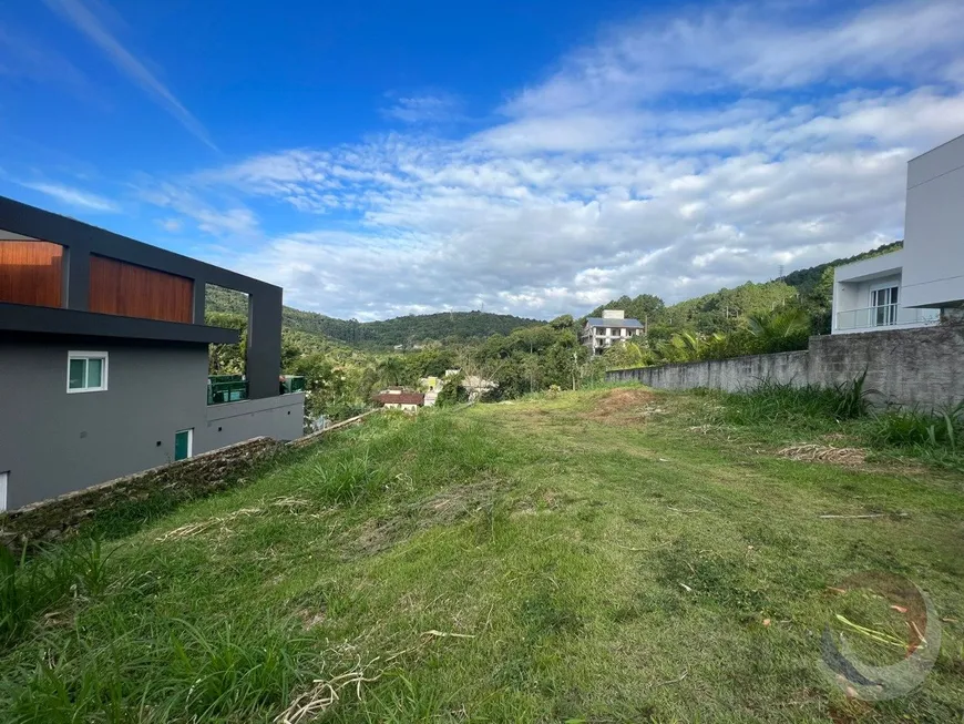 Foto 1 de Lote/Terreno à venda, 711m² em Itacorubi, Florianópolis