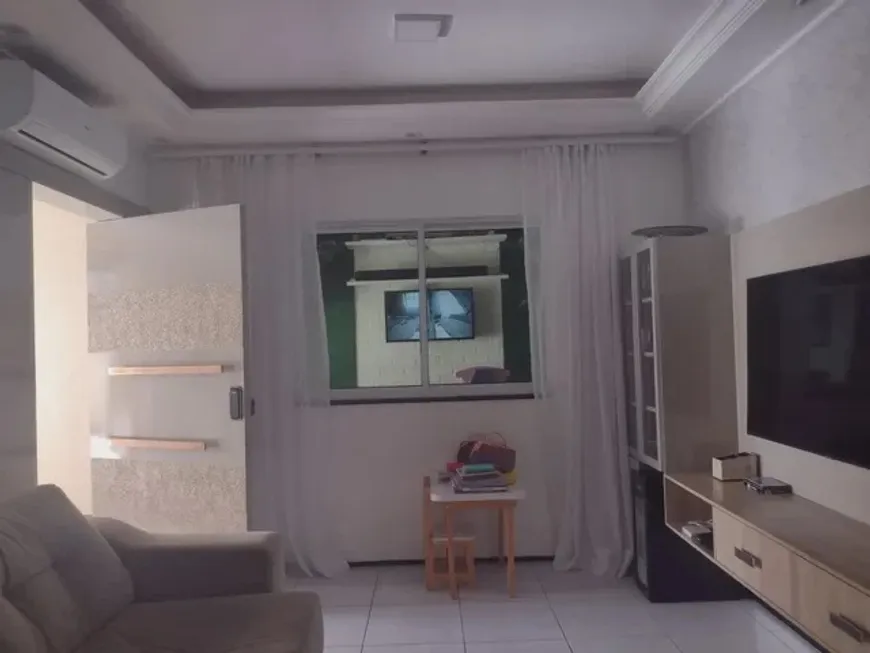 Foto 1 de Casa com 2 Quartos à venda, 90m² em Itapuã, Salvador