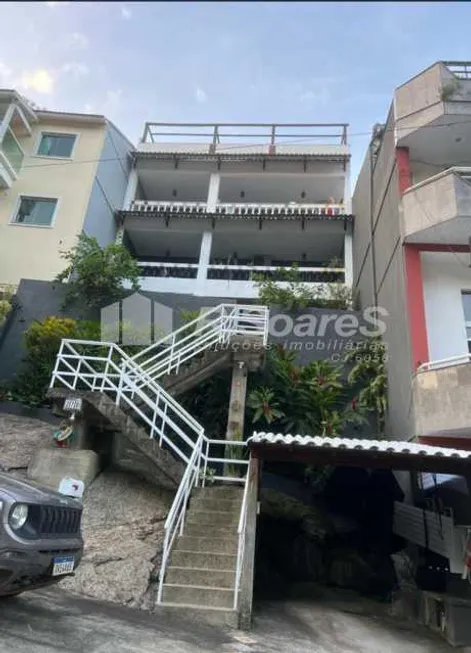 Foto 1 de Casa de Condomínio com 3 Quartos à venda, 330m² em  Vila Valqueire, Rio de Janeiro