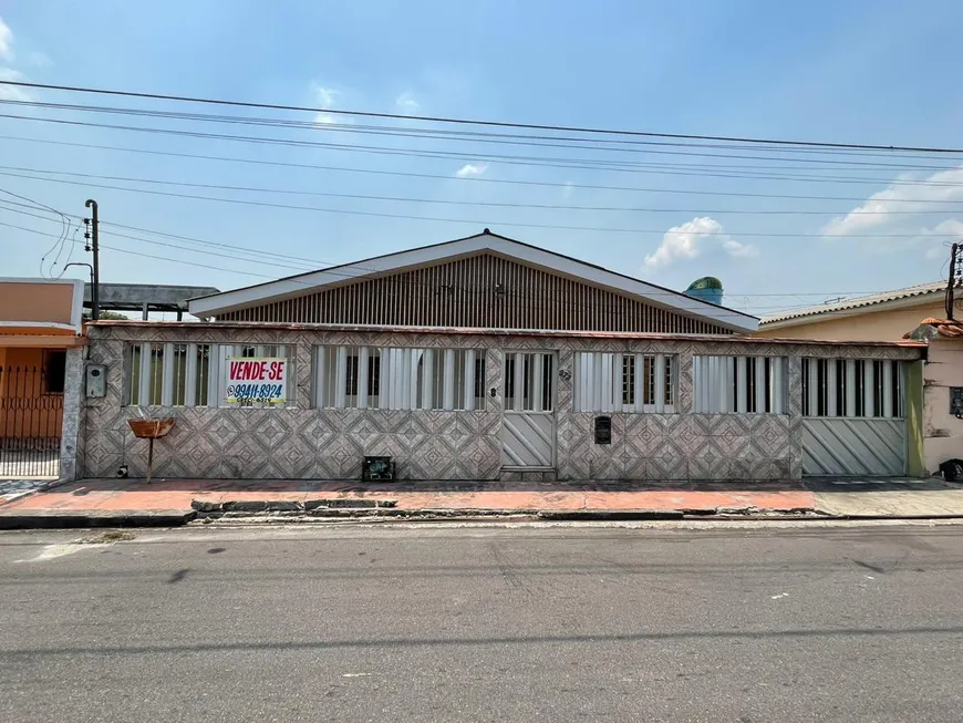 Foto 1 de Casa com 3 Quartos à venda, 238m² em Parque Dez de Novembro, Manaus
