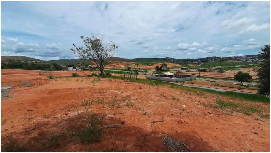 Foto 1 de Lote/Terreno à venda, 240m² em Castanheiras, Governador Valadares