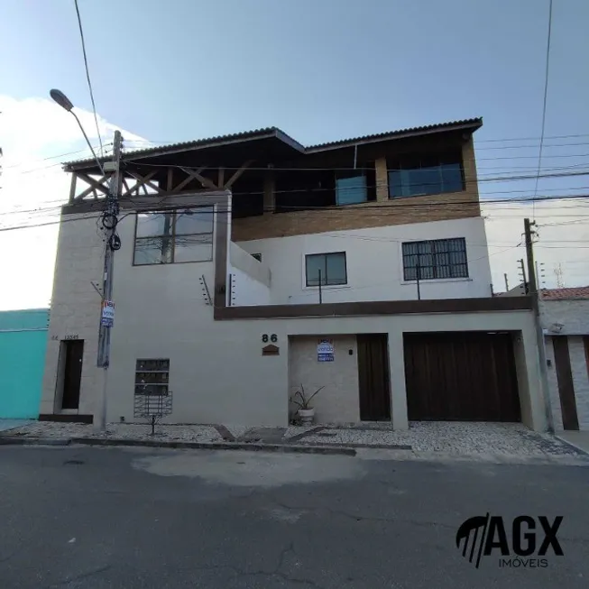 Foto 1 de Casa com 5 Quartos à venda, 586m² em Sao Gerardo, Fortaleza