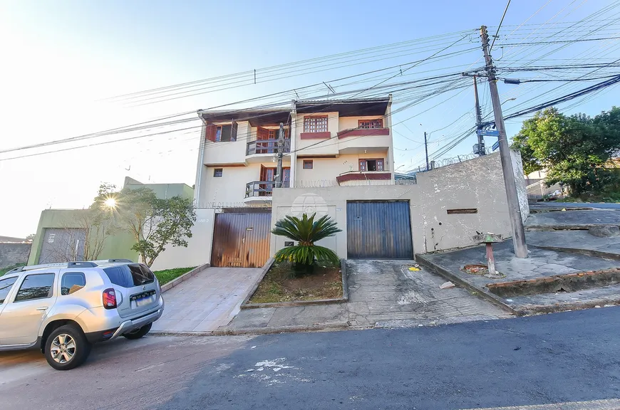 Foto 1 de Sobrado com 3 Quartos à venda, 130m² em Parolin, Curitiba