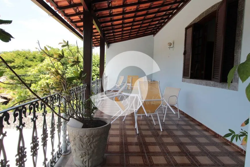 Foto 1 de Casa com 4 Quartos à venda, 380m² em Piratininga, Niterói