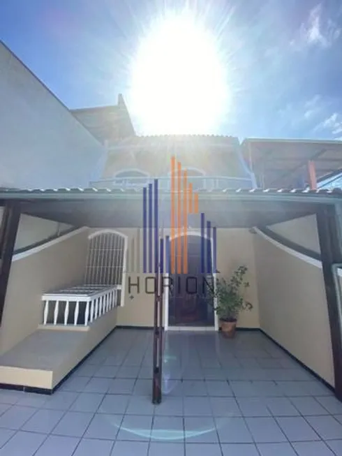 Foto 1 de Casa com 2 Quartos à venda, 194m² em Jardim Santo Andre, Santo André