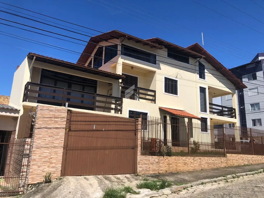 Foto 1 de Casa com 4 Quartos à venda, 210m² em Jardim Atlântico, Florianópolis