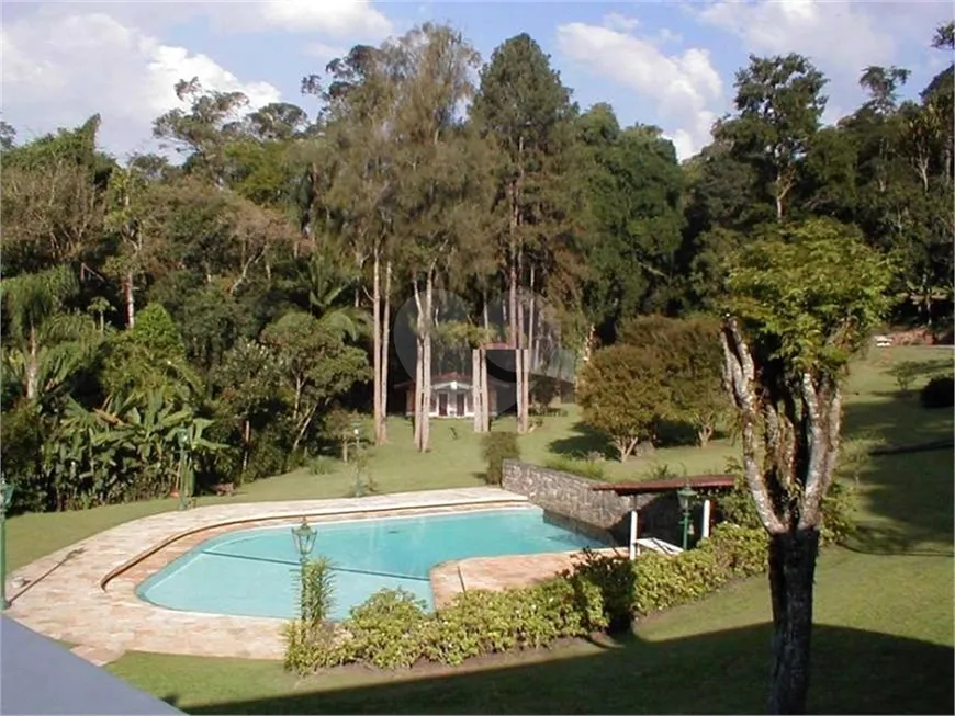 Foto 1 de Casa com 8 Quartos à venda, 600m² em Condomínio Iolanda, Taboão da Serra