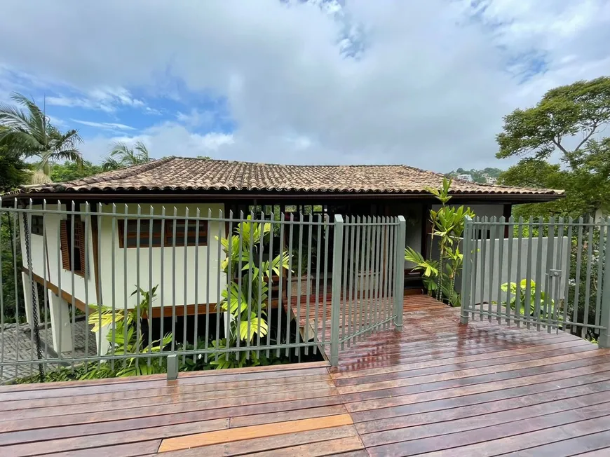 Foto 1 de Casa de Condomínio com 3 Quartos à venda, 350m² em Badu, Niterói