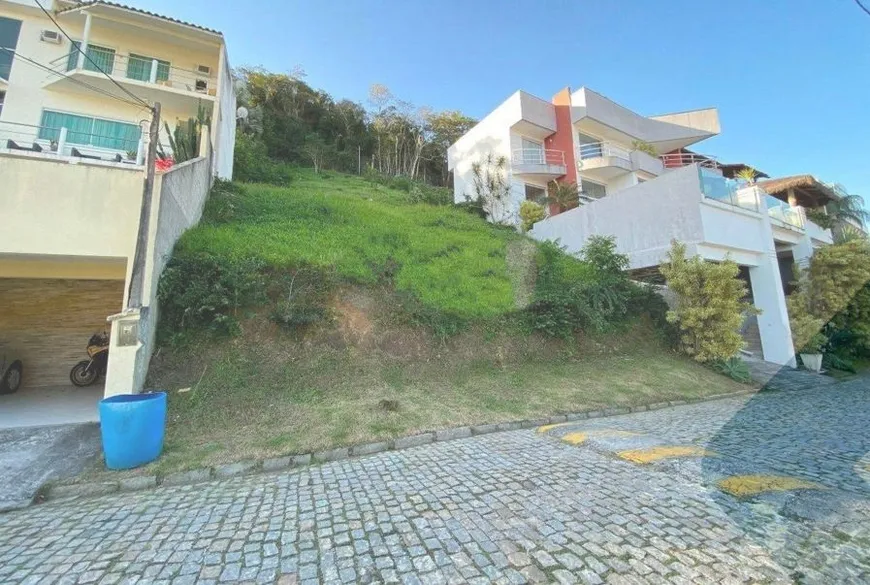 Foto 1 de Lote/Terreno à venda, 720m² em Piratininga, Niterói