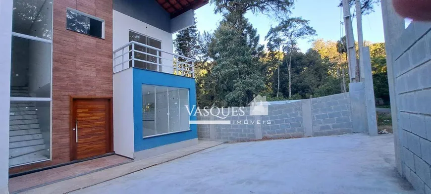 Foto 1 de Casa de Condomínio com 4 Quartos à venda, 106m² em Granja Guarani, Teresópolis