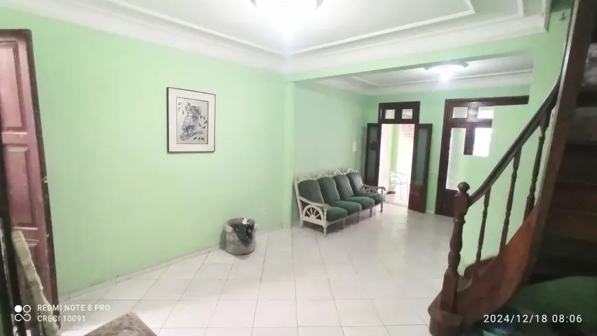 Foto 1 de Sobrado com 6 Quartos à venda, 195m² em Sao Bras, Belém