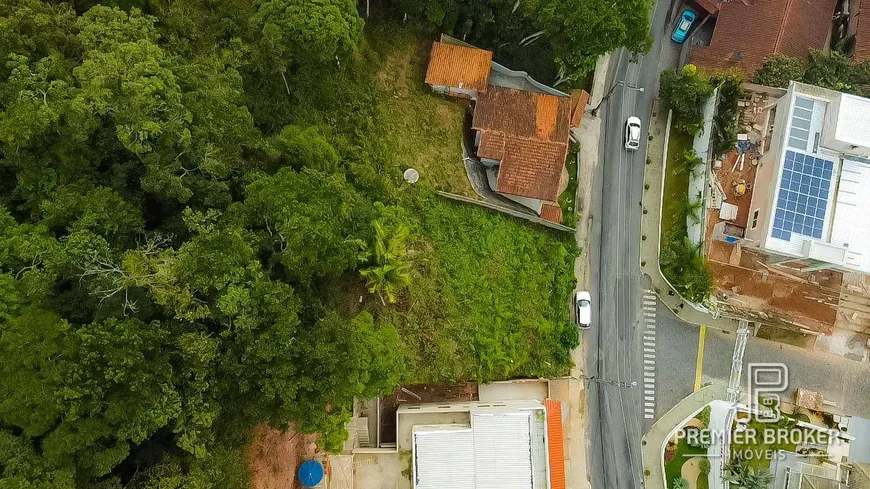 Foto 1 de Lote/Terreno à venda, 949m² em Pimenteiras, Teresópolis