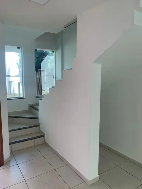 Foto 1 de Sobrado com 3 Quartos para alugar, 105m² em Setor Jaó, Goiânia