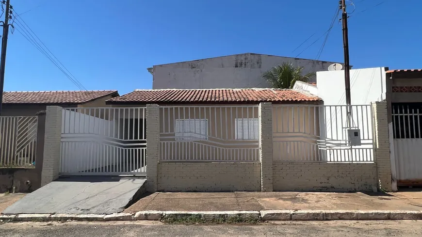 Foto 1 de Casa com 2 Quartos à venda, 60m² em Jardim Presidente, Cuiabá