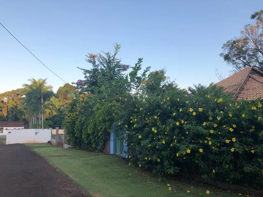 Foto 1 de Fazenda/Sítio com 3 Quartos à venda, 220m² em Recanto dos Pinheiros, Cambé