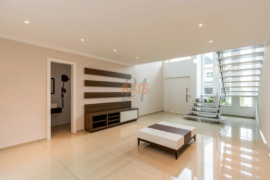 Foto 1 de Casa de Condomínio com 3 Quartos à venda, 250m² em São Braz, Curitiba