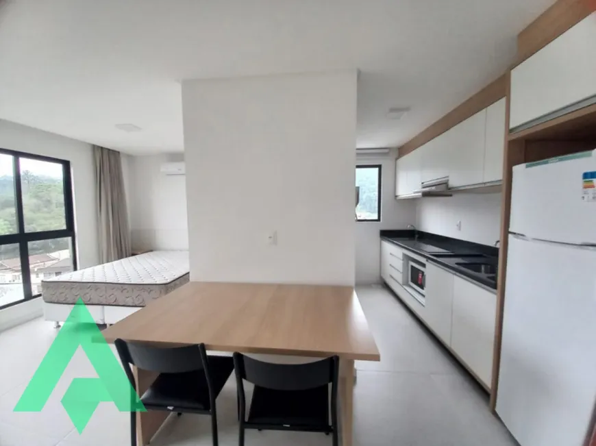 Foto 1 de Apartamento com 1 Quarto à venda, 34m² em Garcia, Blumenau