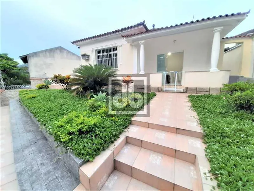 Foto 1 de Casa com 3 Quartos à venda, 203m² em Tanque, Rio de Janeiro