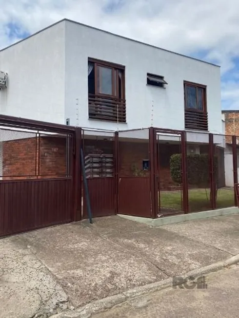 Foto 1 de Casa de Condomínio com 2 Quartos à venda, 85m² em Ipanema, Porto Alegre
