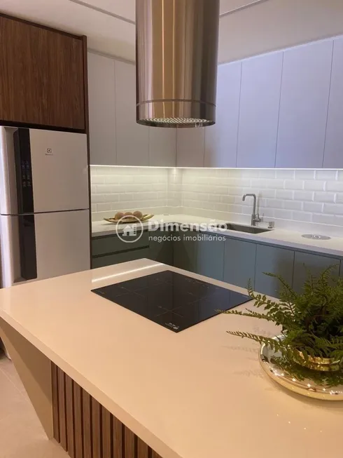 Foto 1 de Apartamento com 2 Quartos à venda, 94m² em Estreito, São José