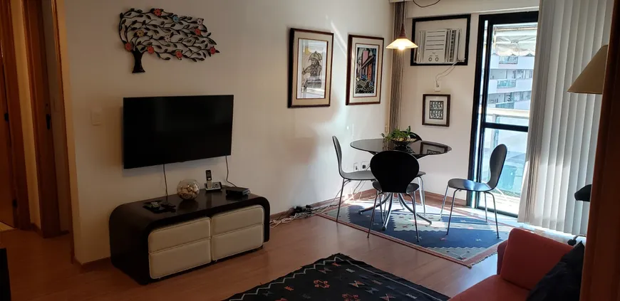 Foto 1 de Apartamento com 1 Quarto à venda, 58m² em Copacabana, Rio de Janeiro