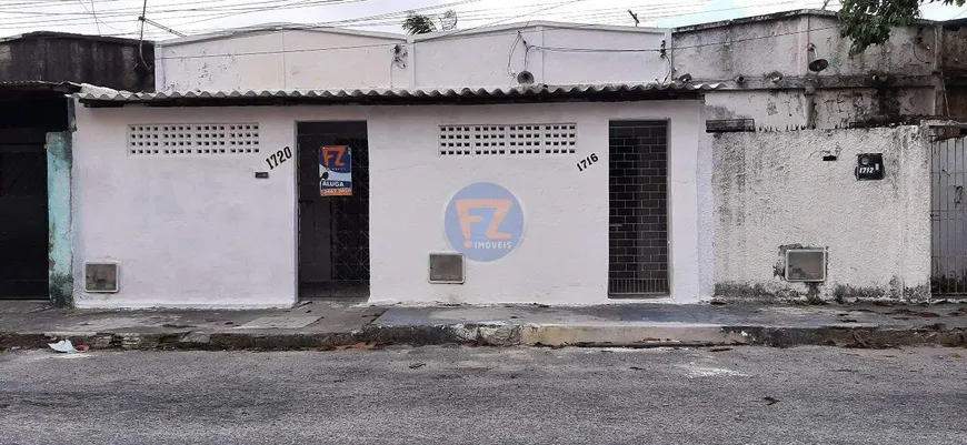 Foto 1 de Casa com 1 Quarto para alugar, 70m² em Dom Lustosa, Fortaleza