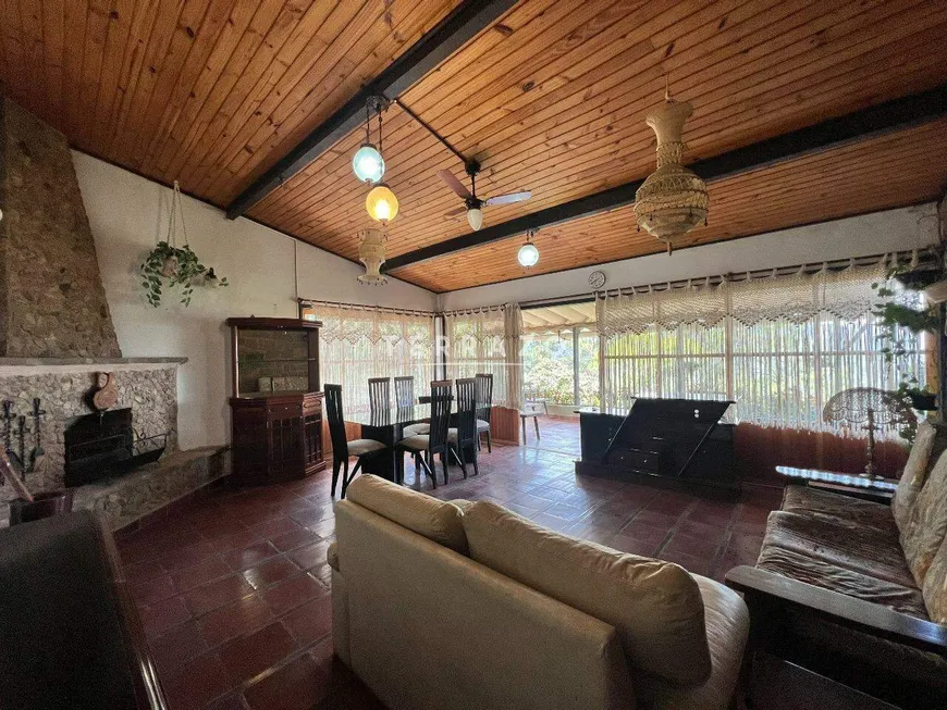 Foto 1 de Casa com 3 Quartos à venda, 314m² em Fazenda Alpina, Teresópolis
