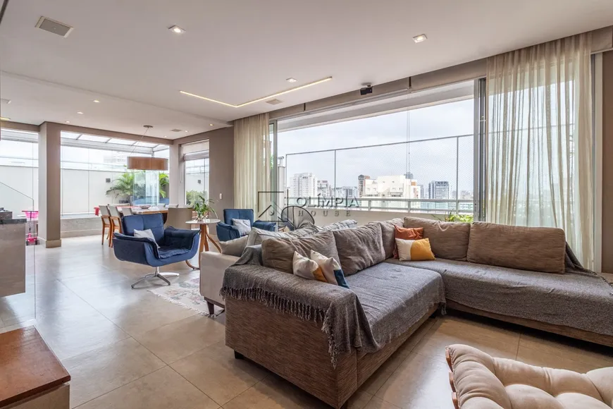 Foto 1 de Apartamento com 3 Quartos para alugar, 219m² em Perdizes, São Paulo