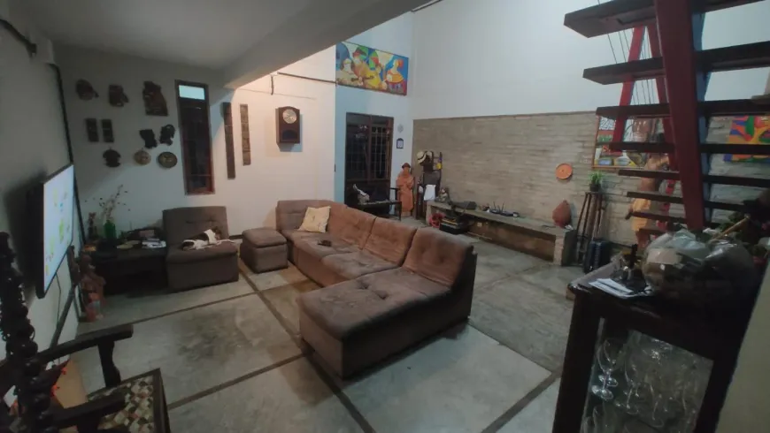 Foto 1 de Casa com 4 Quartos à venda, 305m² em Campo Grande, Recife