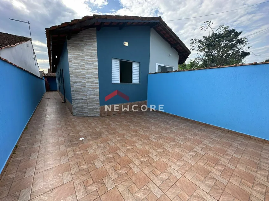 Foto 1 de Casa com 2 Quartos à venda, 65m² em Balneário Gaivota, Itanhaém