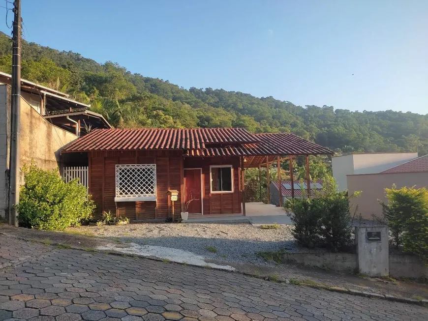 Foto 1 de Lote/Terreno à venda, 701m² em Vila Nova, Jaraguá do Sul