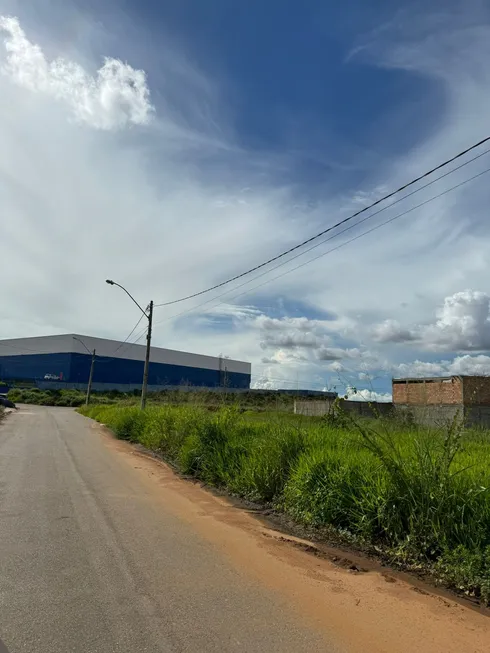 Foto 1 de Lote/Terreno com 1 Quarto à venda, 300m² em Três Marias , Goiânia