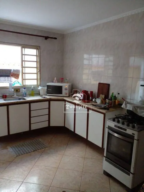 Foto 1 de Sobrado com 4 Quartos à venda, 250m² em Vila Eldizia, Santo André