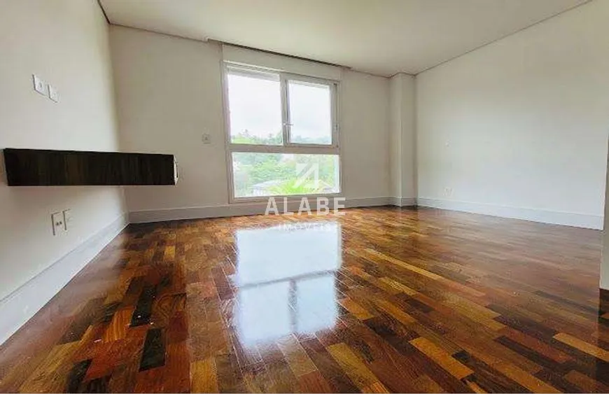 Foto 1 de Casa de Condomínio com 4 Quartos para venda ou aluguel, 424m² em Chácara Santo Antônio, São Paulo